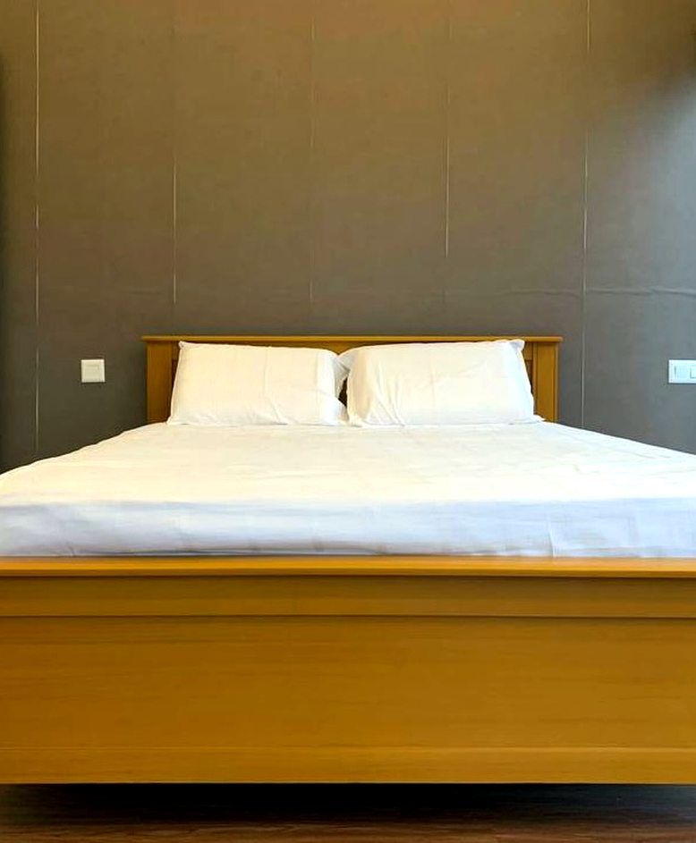 A quiet villa bedroom